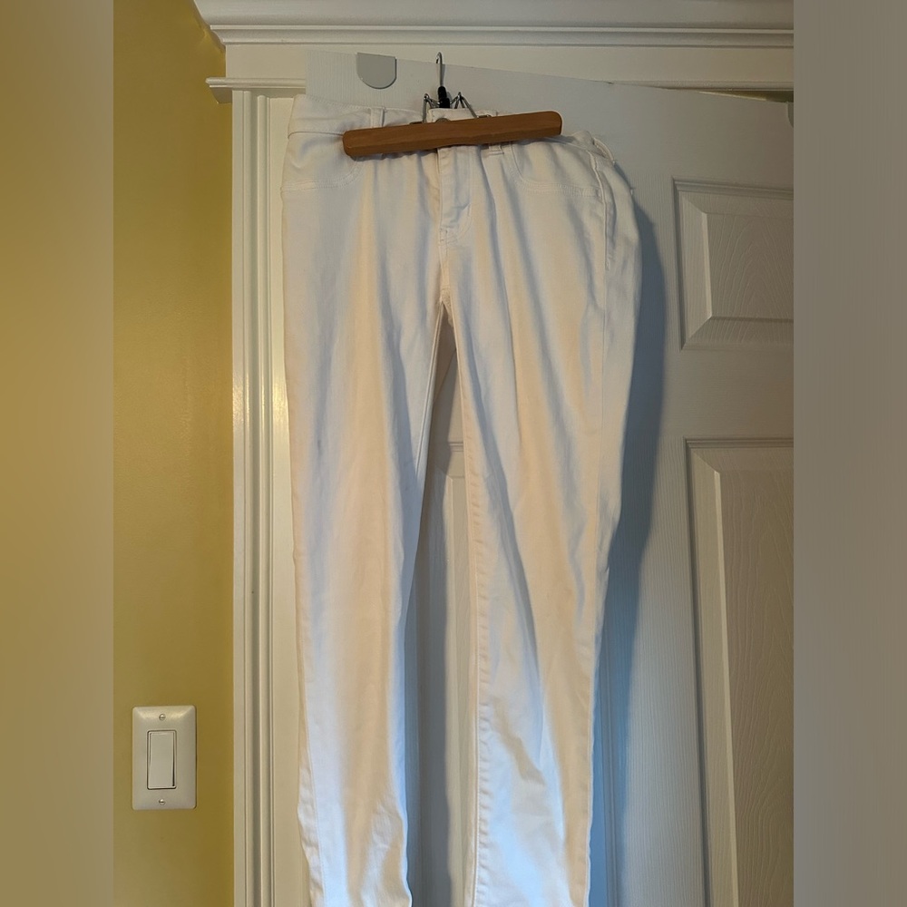 American Eagle White Skinny Jeans